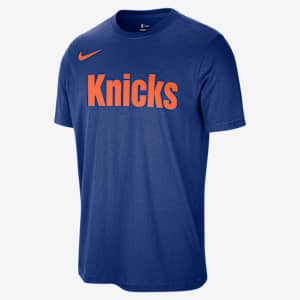 New York Knicks Essentials Men's Nike NBA T-Shirt. Nike.com